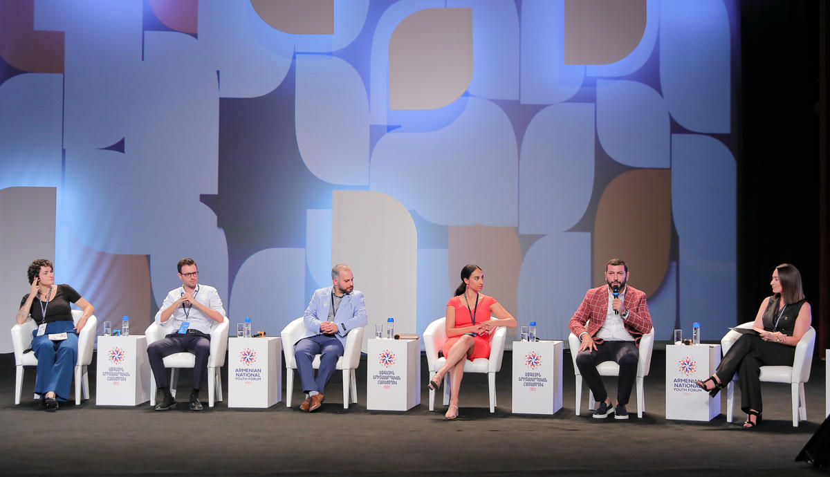 Ermenistan'daki gençlik forumundan izlenimler